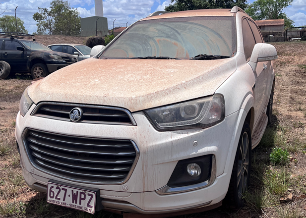 Holden captiva white